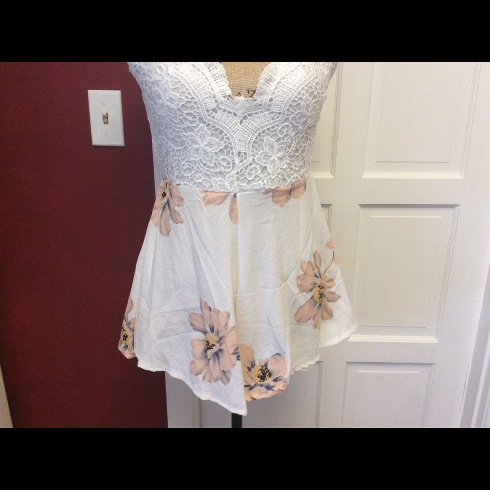 🦉🍁just in🦉🍁gorgeous romper - Picture 4 of 8